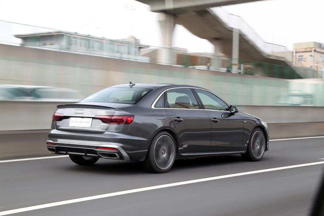 奥迪a4l原车带bo音响吗,奥迪a4l开着有高级感吗