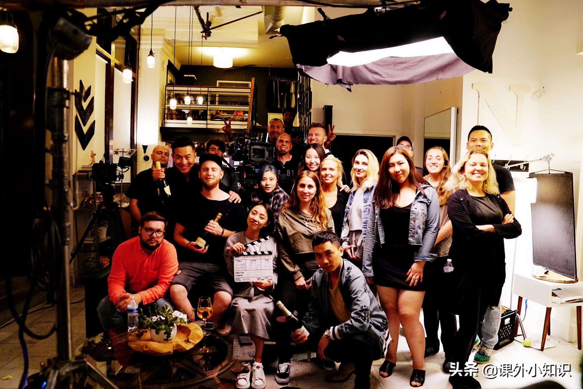 课外小知识，拍电影时用“杀青”表示拍摄完成，“杀青”指什么？