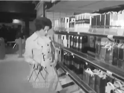 戴15元手表,租一居室,秘密捐出560亿,他真正活出了上帝的模样