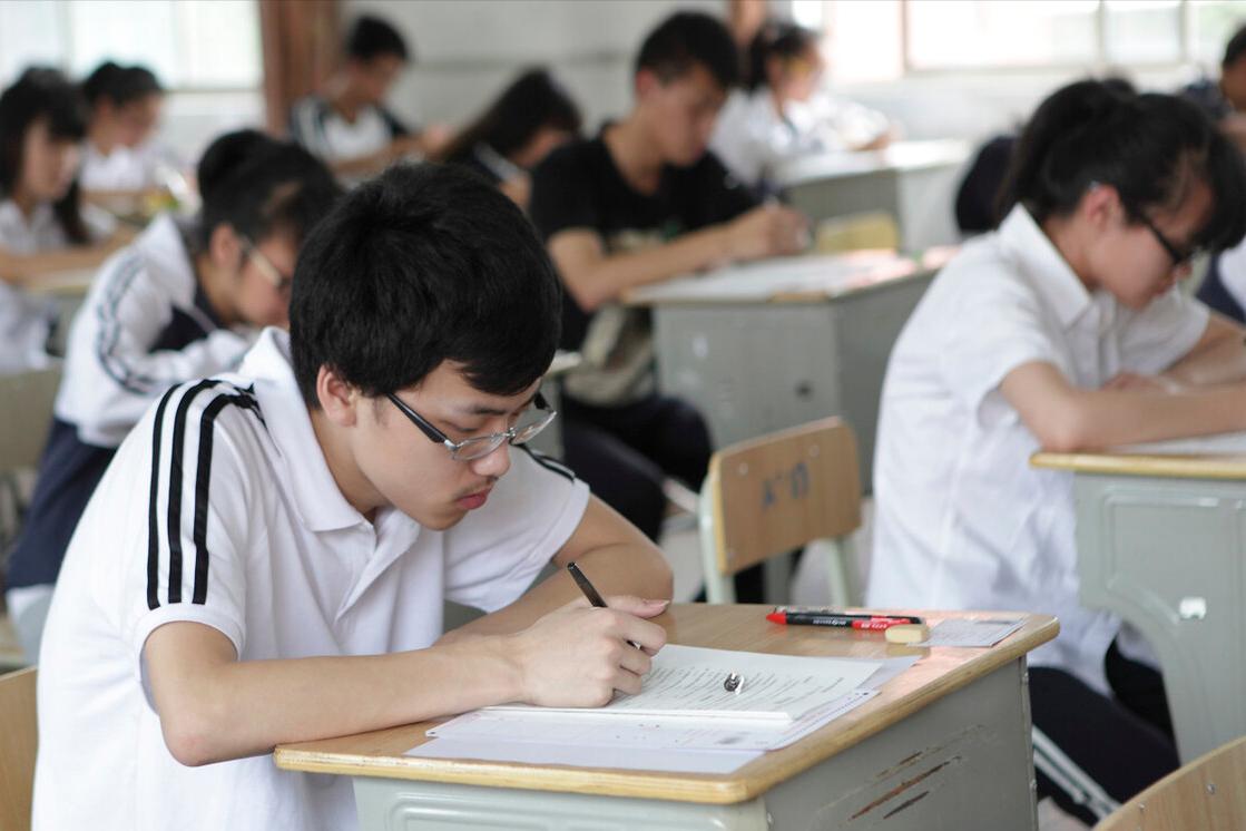 国内“退步明显”的985大学，人才流失严重，如今排名令人惋惜