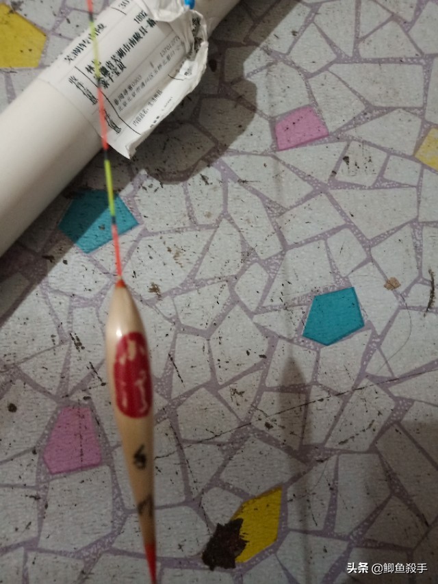 “高价”浮漂真的就能钓上鱼吗？“地摊货”也能狂拉板砖鲫！