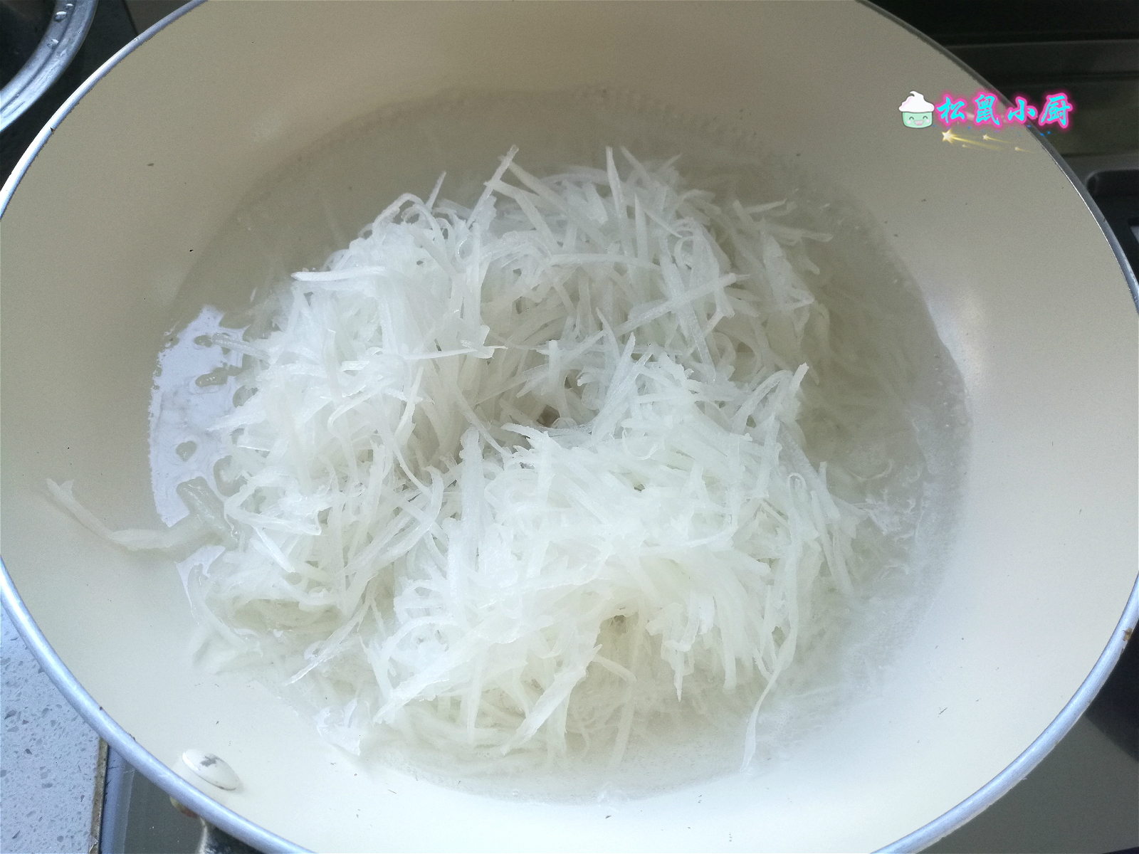 婆婆蒸的大包子真好,蒸大包子比较软的方法