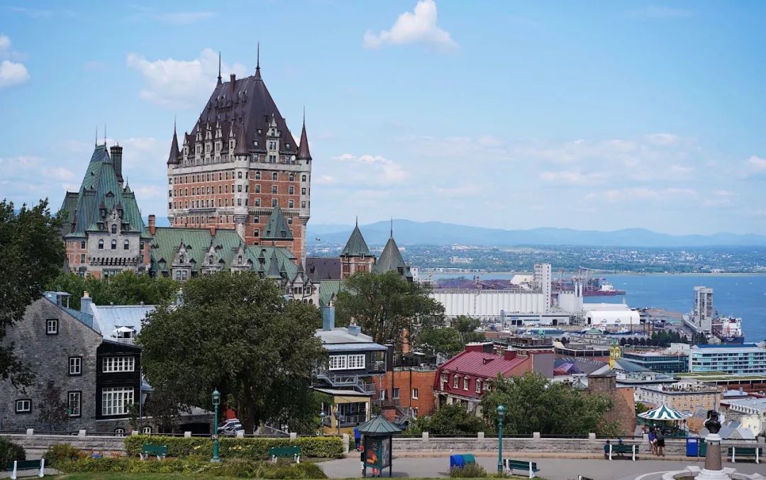 外籍华人回国报备,回国华人提前几天向使馆报备