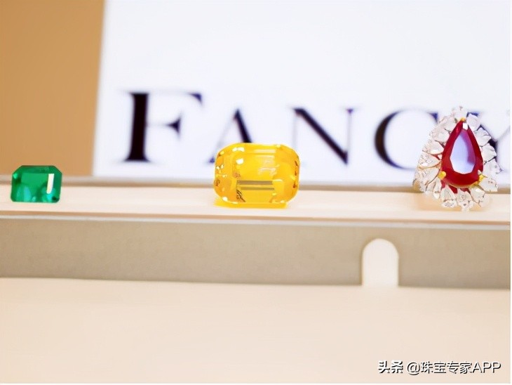 日本皇室彩宝,世界十大顶级皇室珠宝