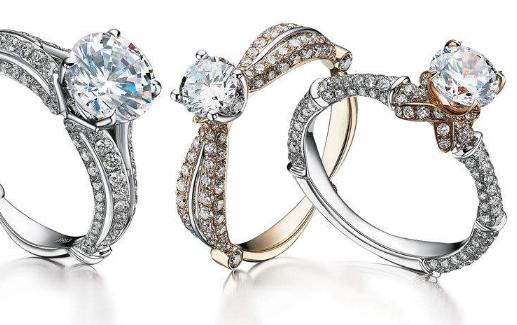 问妈妈婚戒戴哪个手指,已婚男人婚戒戴哪个手指