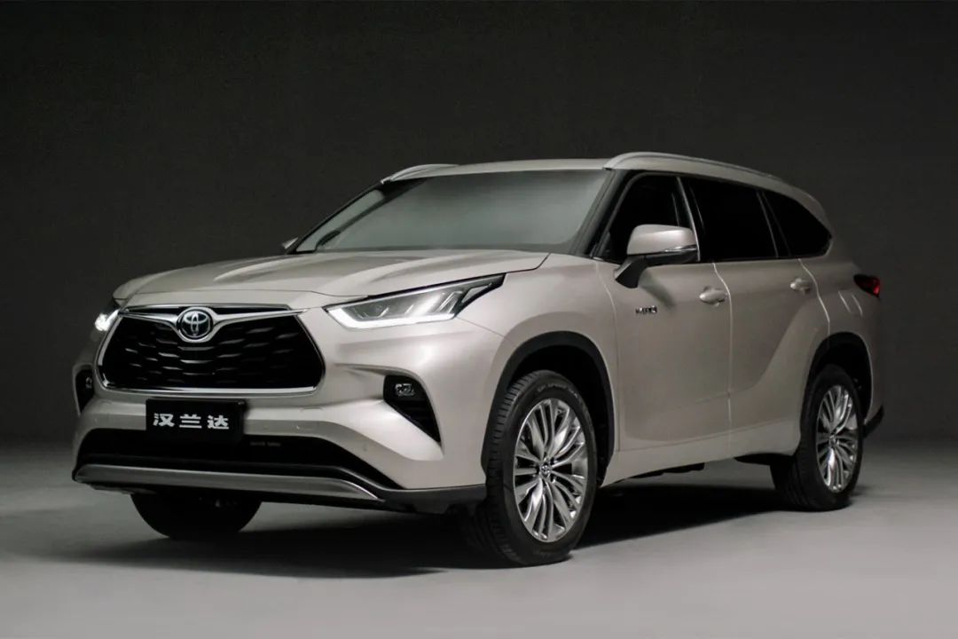 皇冠陆放suv发动机和汉兰达一样么,汉兰达2.5混动评测pk皇冠陆放