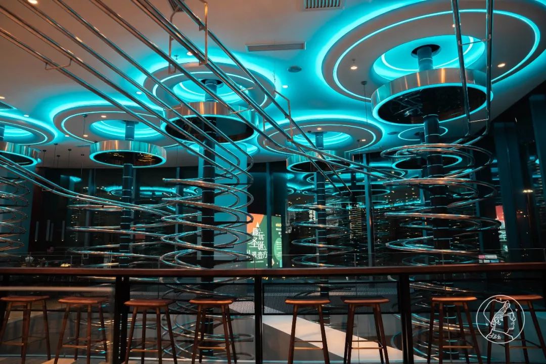 「M.产品」垂直式传送带，让食物从“天上掉下来”