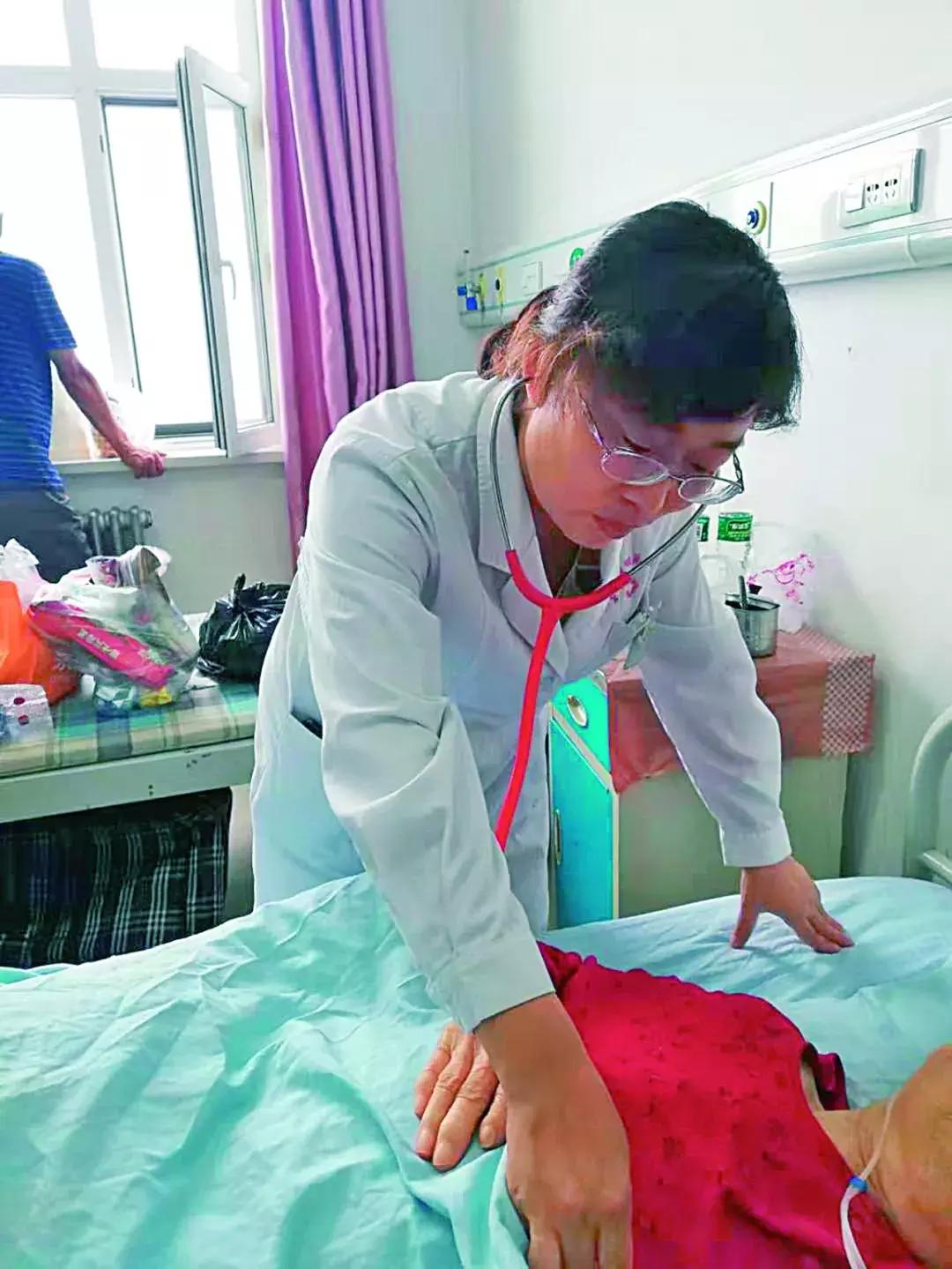 大爱无疆医者仁心致敬中国医师节,大爱无疆医师节