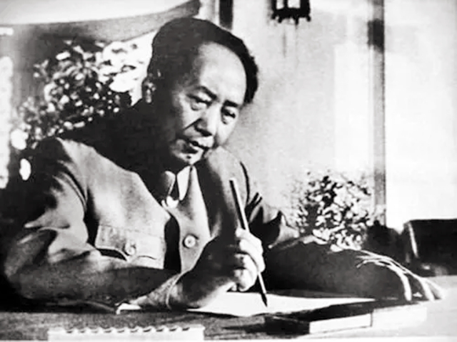 傅作义的女儿，曾为和平解放北平立下了大功，建国后结局怎样