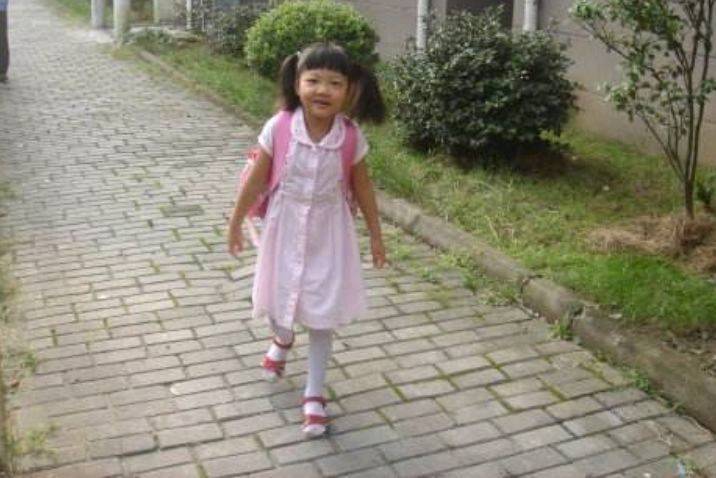 女儿7岁口臭很严重,七岁女儿口臭