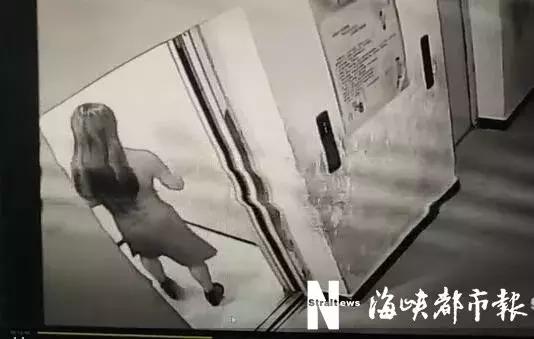 男子尾随女子喷香水,男子扮女装尾随女子进电梯