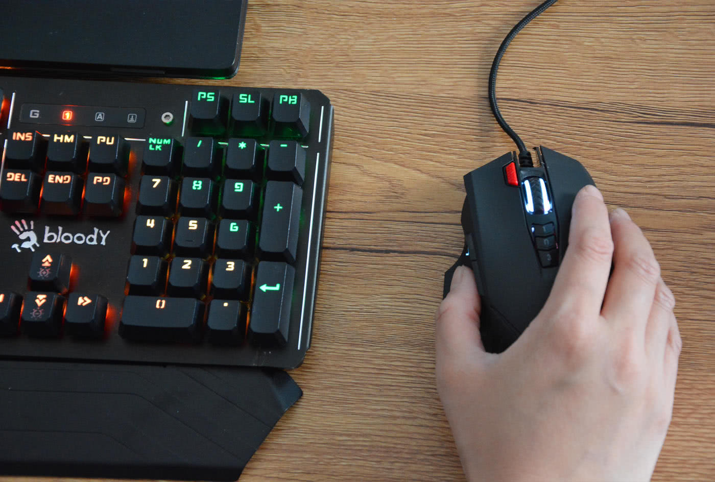 双飞燕j95鼠标价格,双飞燕j90s鼠标适合吃鸡