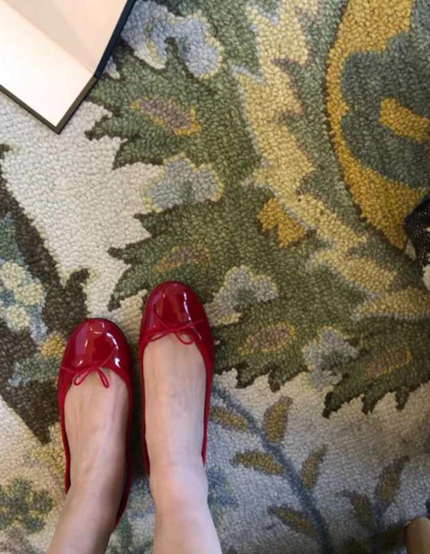 轻文艺风穿搭芭蕾舞鞋,今年流行的增高小白鞋