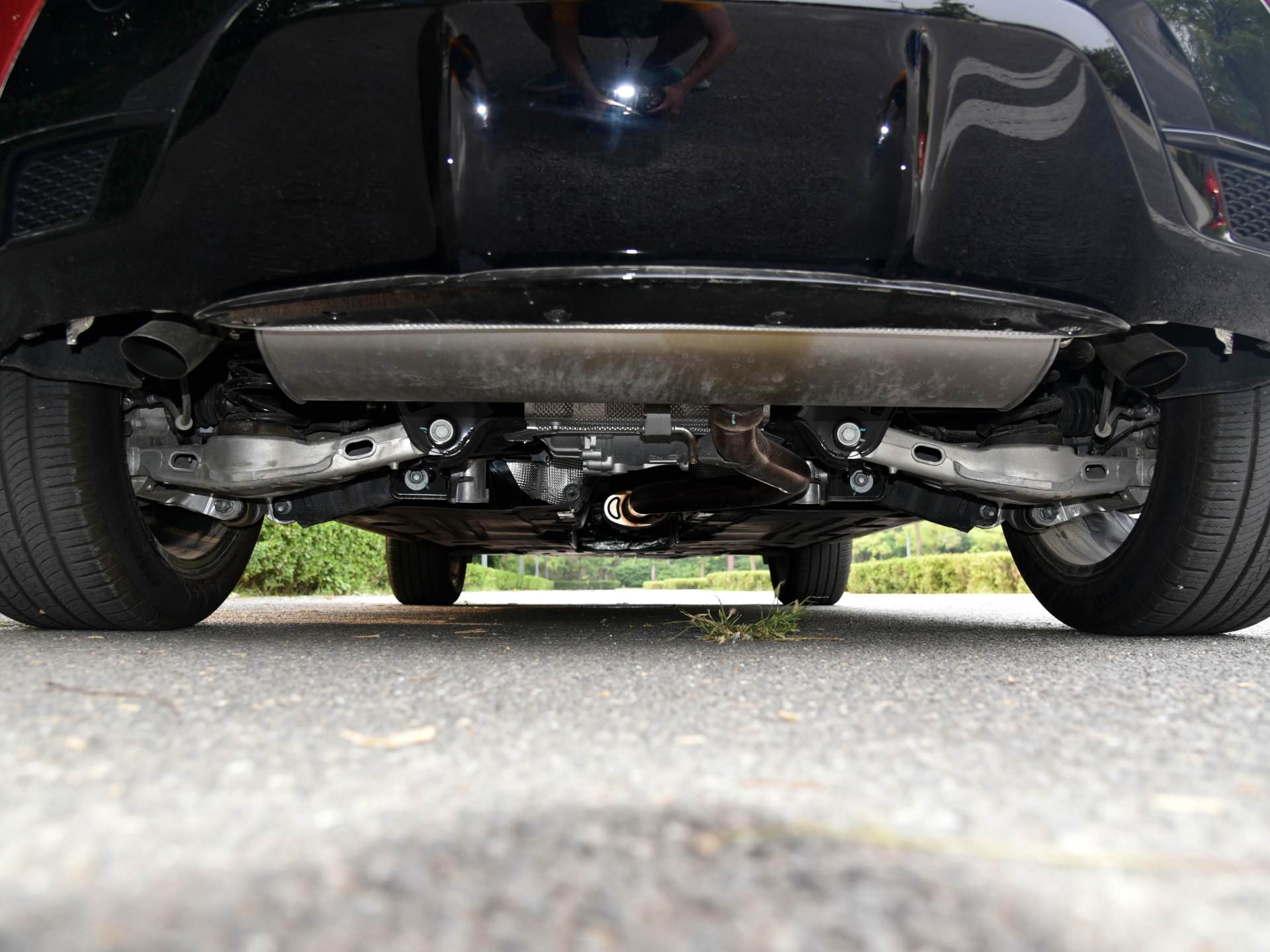 路虎揽胜极光跟路虎神行哪个好,路虎揽胜极光好还是林肯好