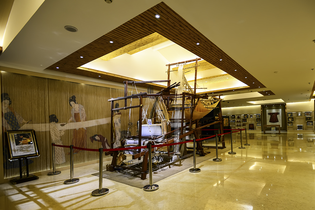 南京云锦是丝绸绣业的顶级技艺吗,南京云锦有寸锦寸金之称