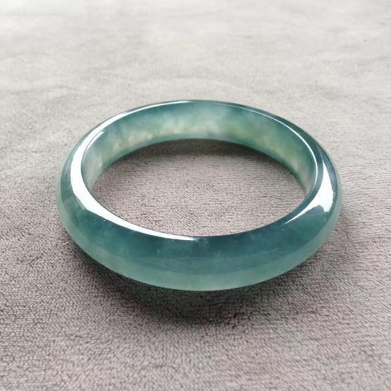 极品翡翠黄加绿手镯图片,极品翡翠手镯的鉴别方法