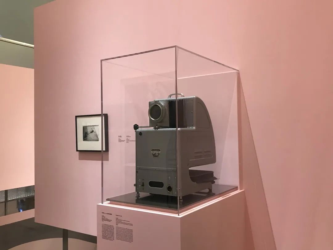 安迪沃霍尔的预言,三十年后我们的生活将是什么样子