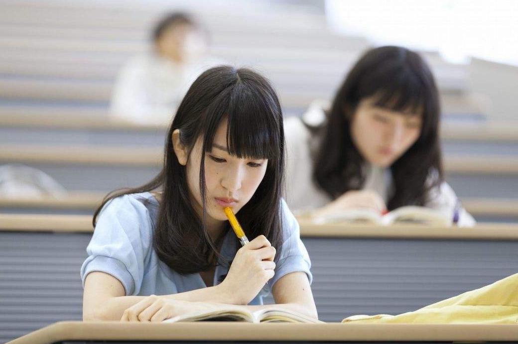 女生最吃香的十大高薪专业排行榜,30岁女生学点什么专业比较吃香