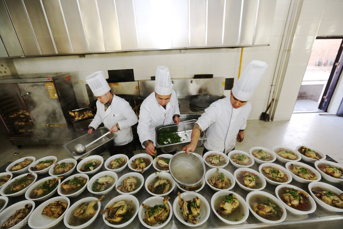 海员厨师工作难不难,做海员大厨真的难做吗