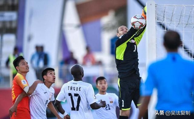 中国男足两球落后逆转取胜,中国男足乌龙视频