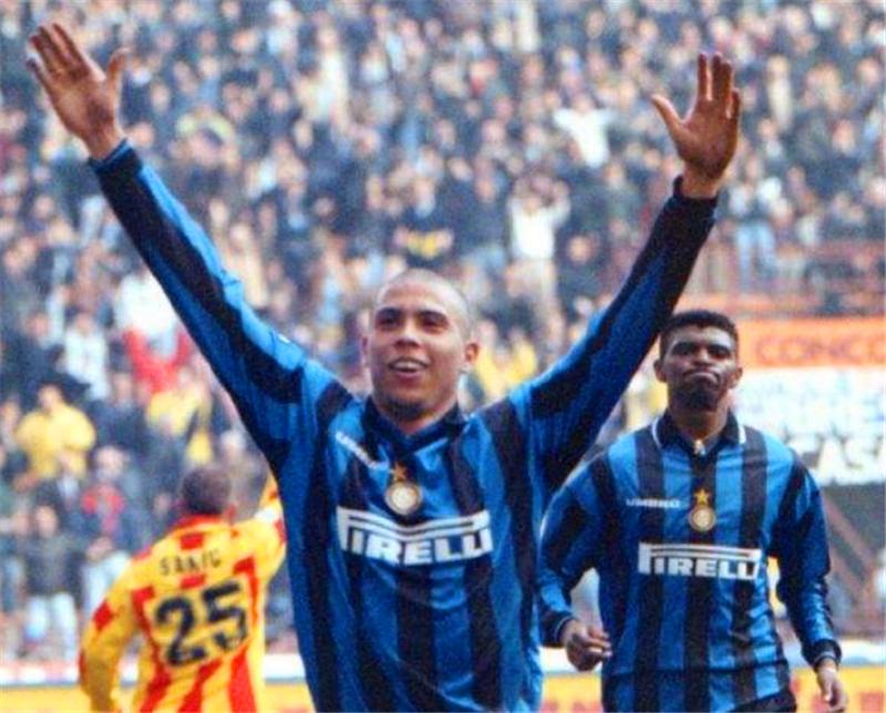 他击碎过大罗的奥运金牌梦，在国米出场寥寥，却把莫拉蒂视为父亲