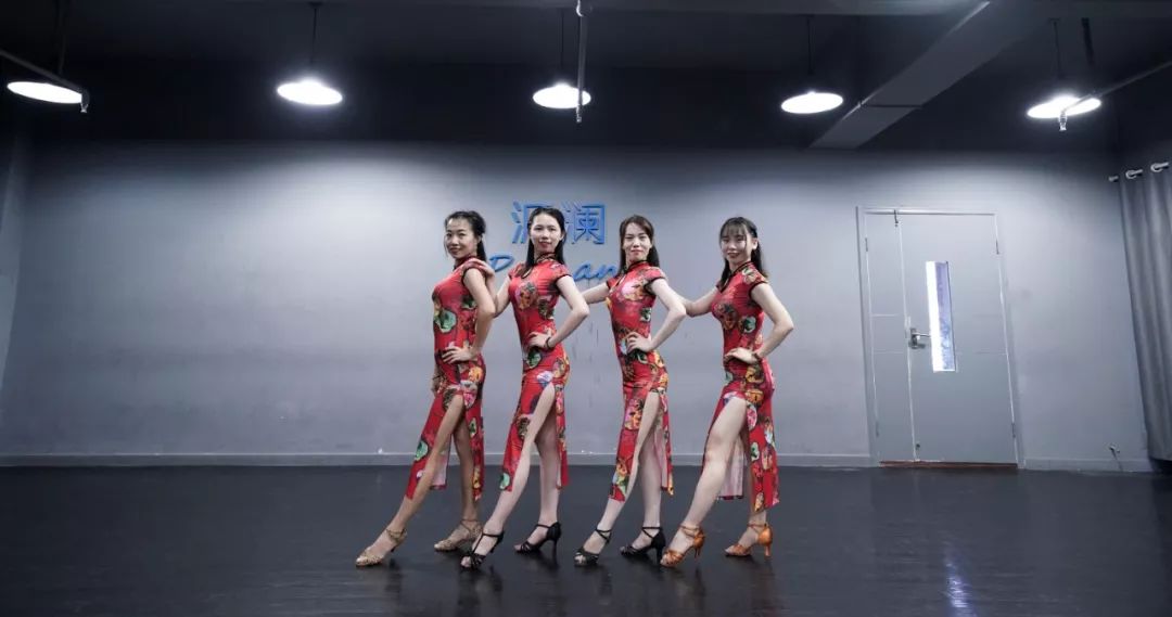 跳好拉丁舞的三种表现,怎样跳好拉丁舞的基本功