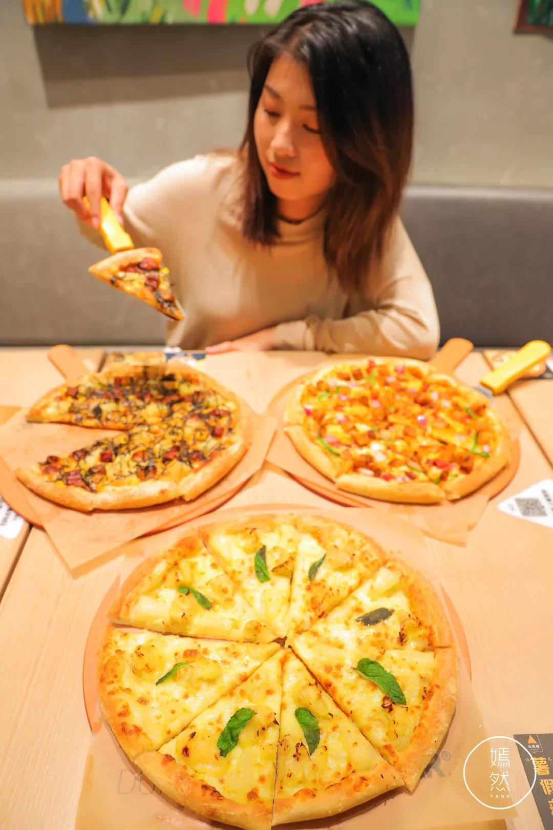 东城万达今天营业吗,万达排队店