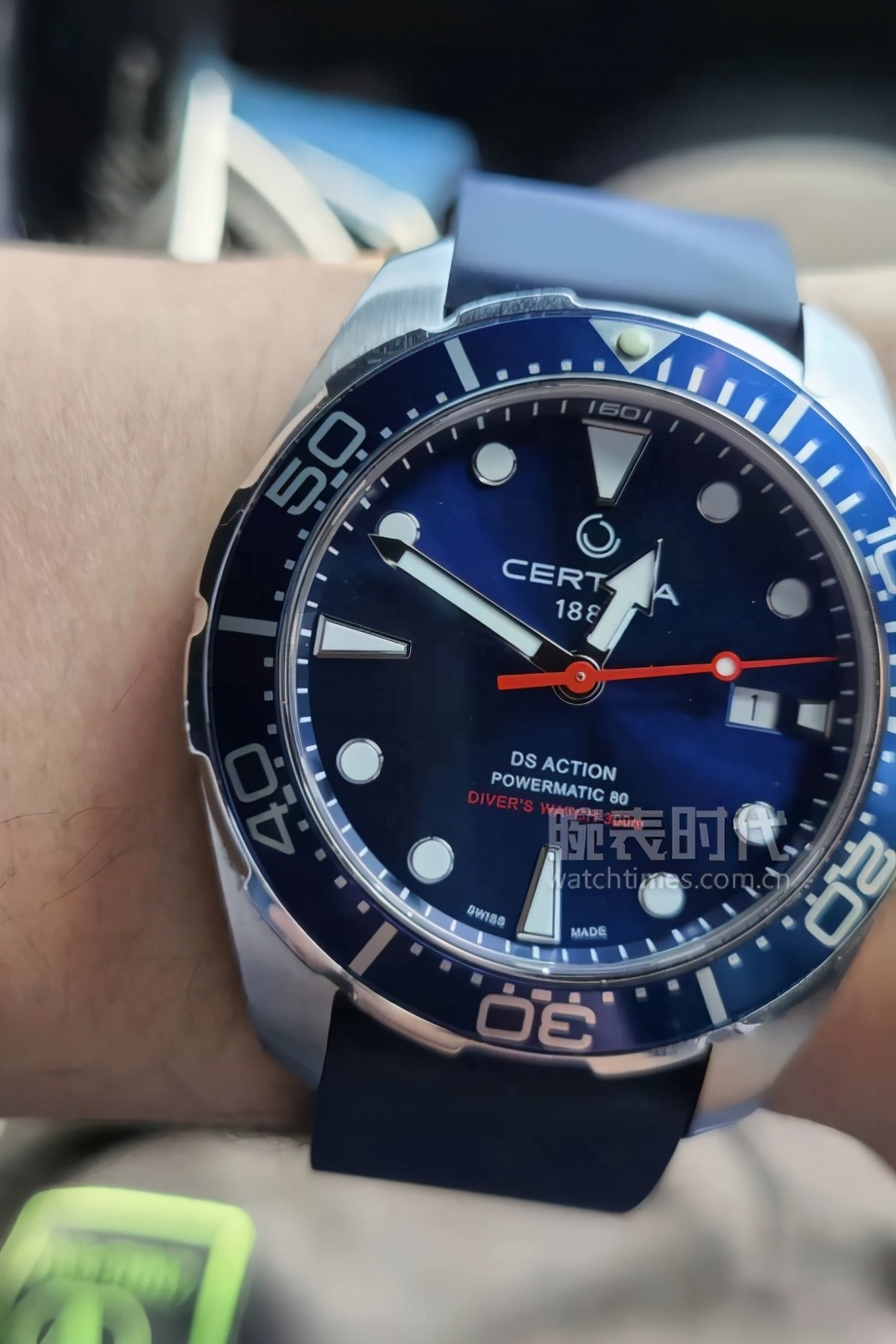 打工人手上适合戴什么,打工的一般戴什么表好点