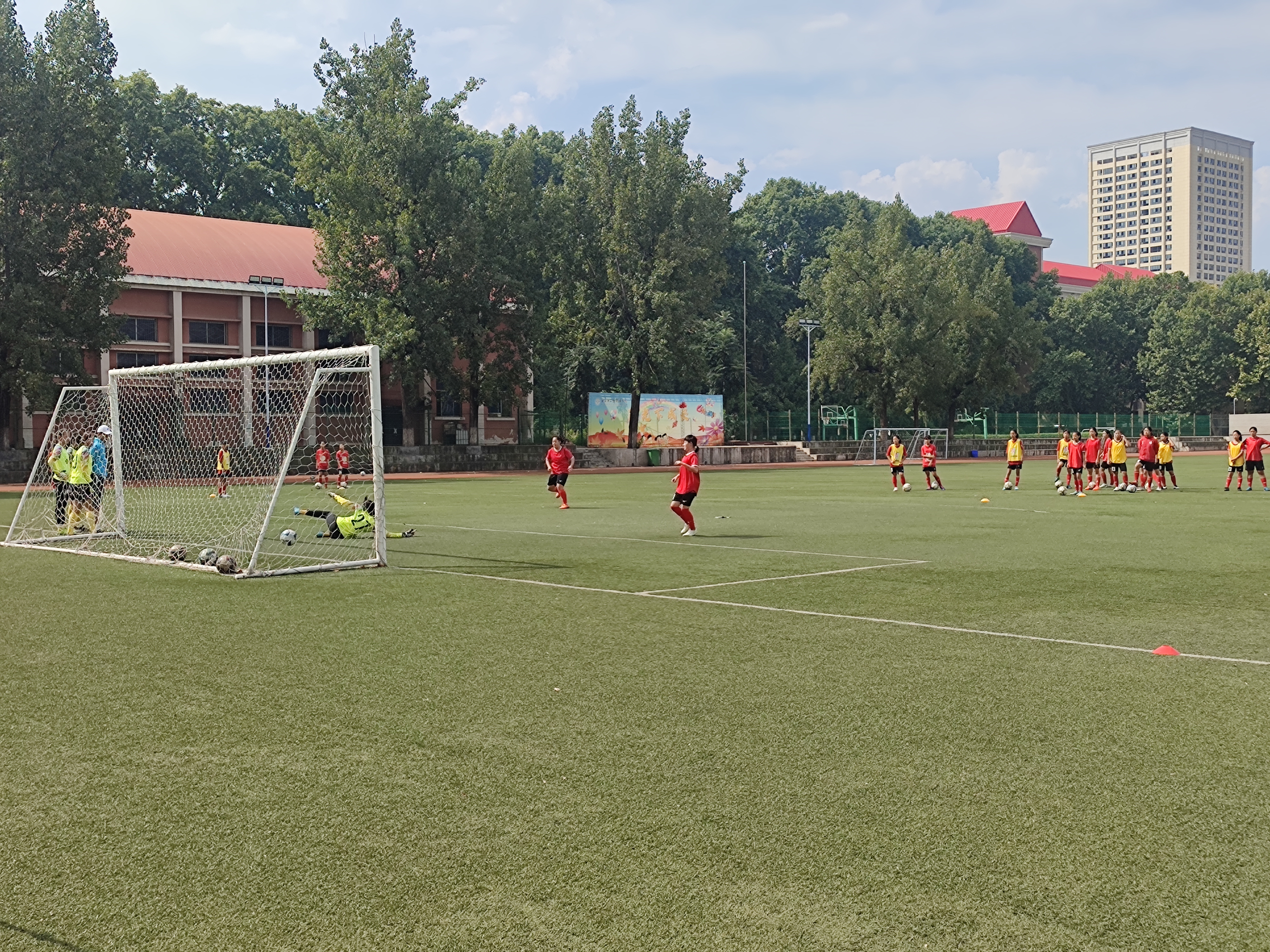 西安第二外国语学校|开展足球特色教学促进学生全面发展