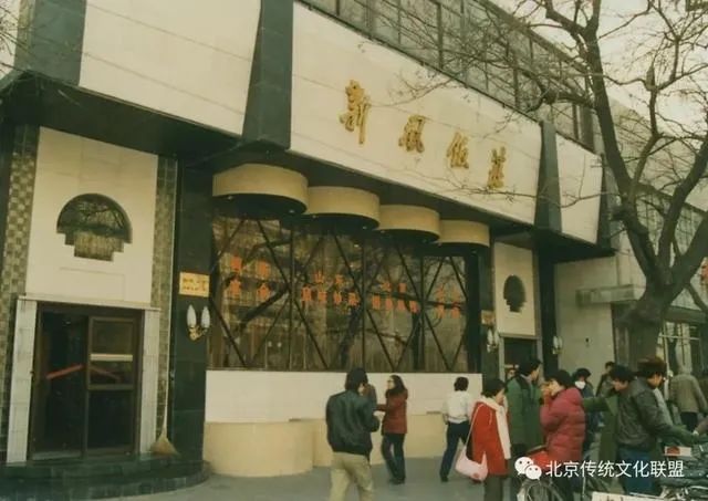 杩樿寰楄タ鍗曡矾鍙g殑鍚屾槬鍥悧,杩樿寰椾互鍓嶇殑灏忓悆琛楀悧