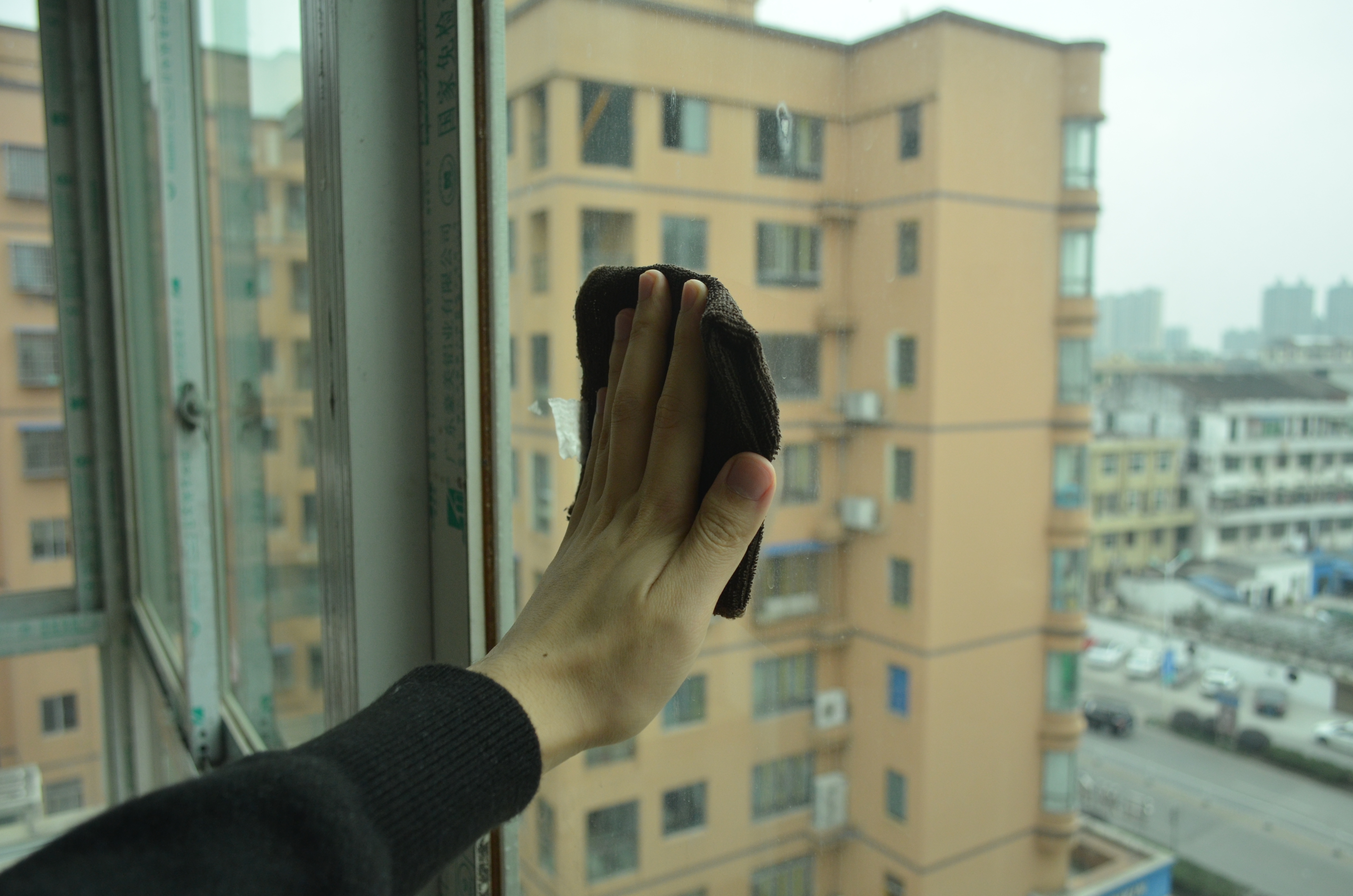 过年玻璃怎么擦干净,过年怎么擦家里的玻璃