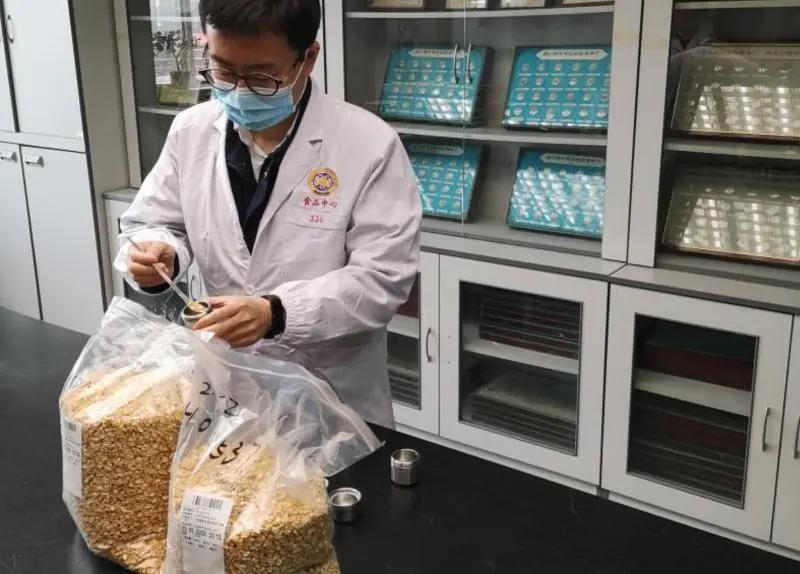 还有人从国外寄来20多只果蝠标本？海淘代购注意了，邮寄蜥蜴、盆景入境，可能会入刑！