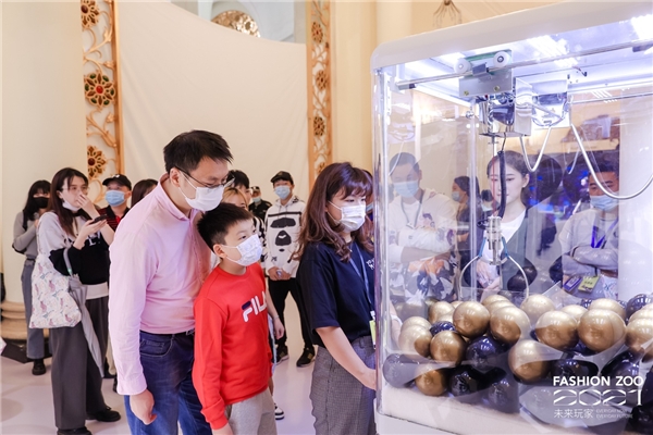 跨界高奢pixsee拍宝儿智能监护摄像头新品‘星尘’点亮宝宝的世界