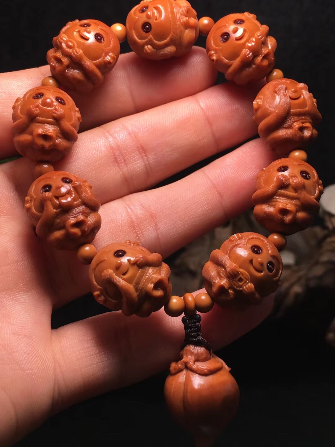 橄榄核雕大点的好还是小的好,橄榄核雕复杂的好还是简单的好