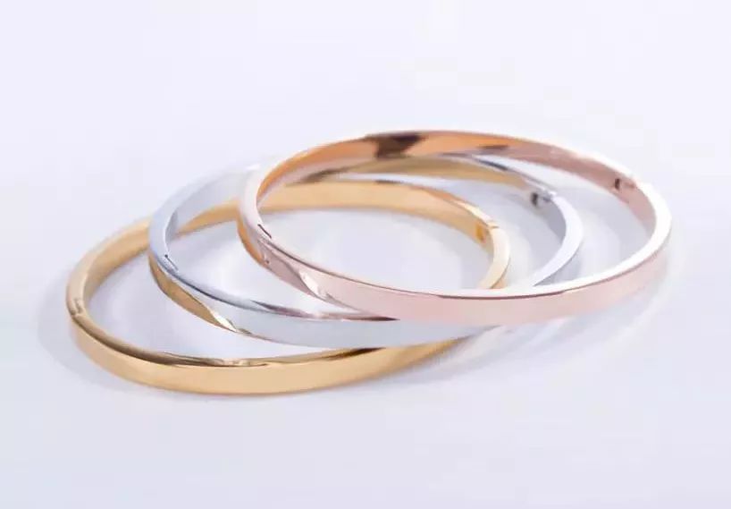 镀金和镀银哪个好看,镀金和银的哪个比较贵