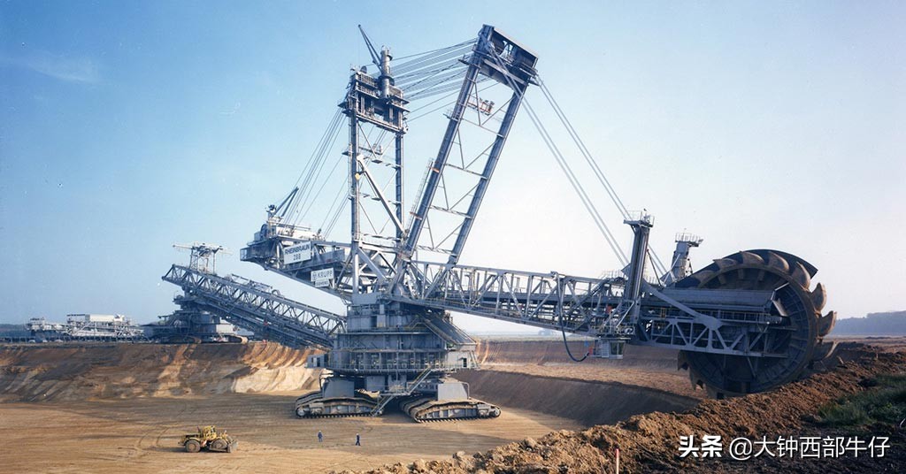 世界上最大的攻城机器是什么,世界上最大的工程机械视频大全