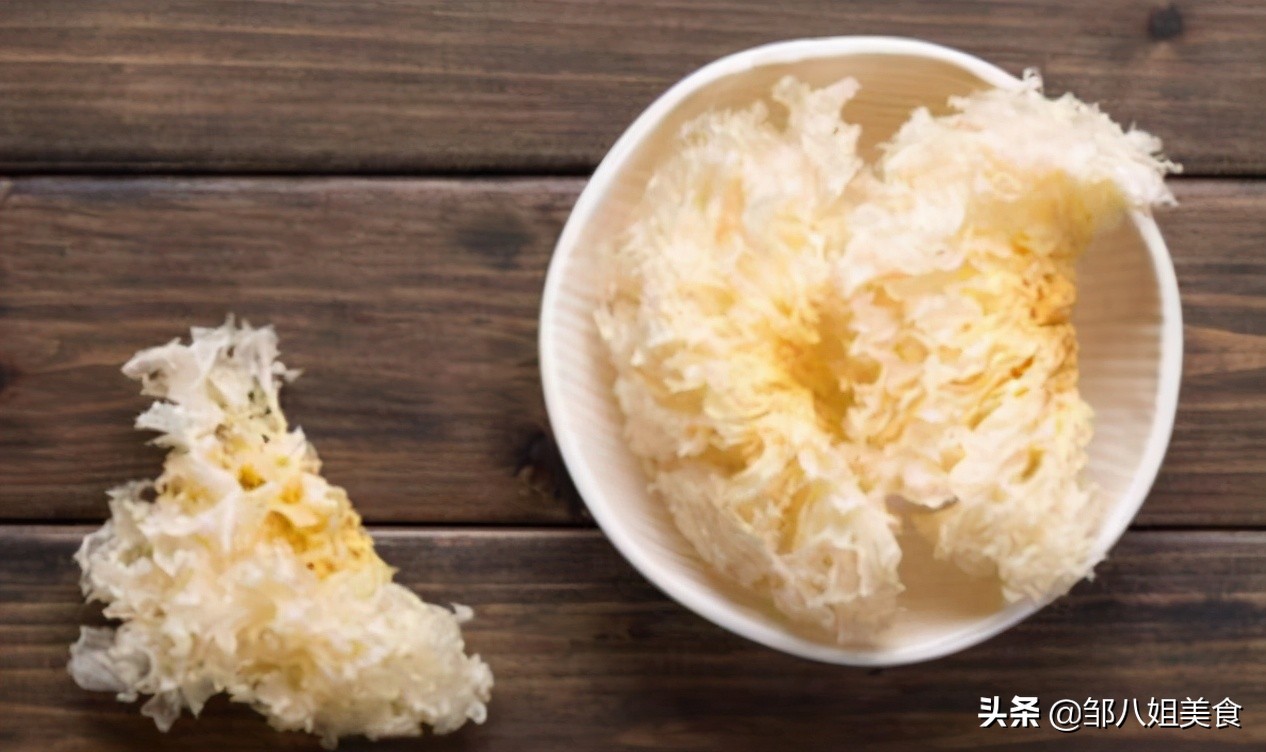 煮银耳汤提前一晚泡发怎么样,煮银耳要什么时候加西米