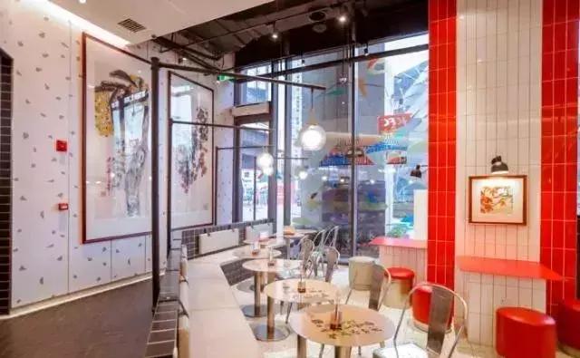 雷锋餐厅、杜甫草堂主题店，肯德基为何如此热衷本土化？