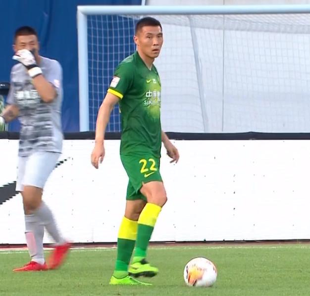 国足赛后金玟哉拥抱,金玟哉于大宝中超集锦