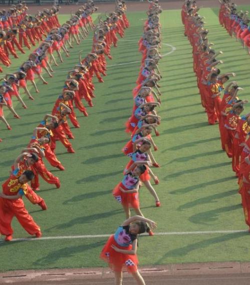 黄冈市第五届中学生校园足球联赛在黄梅县举行