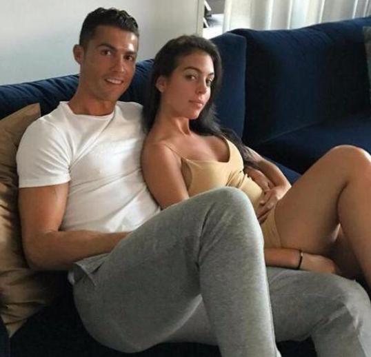 欧洲杯“最撩人”10大球星女伴：大都是超模，C罗女友曾当过保姆