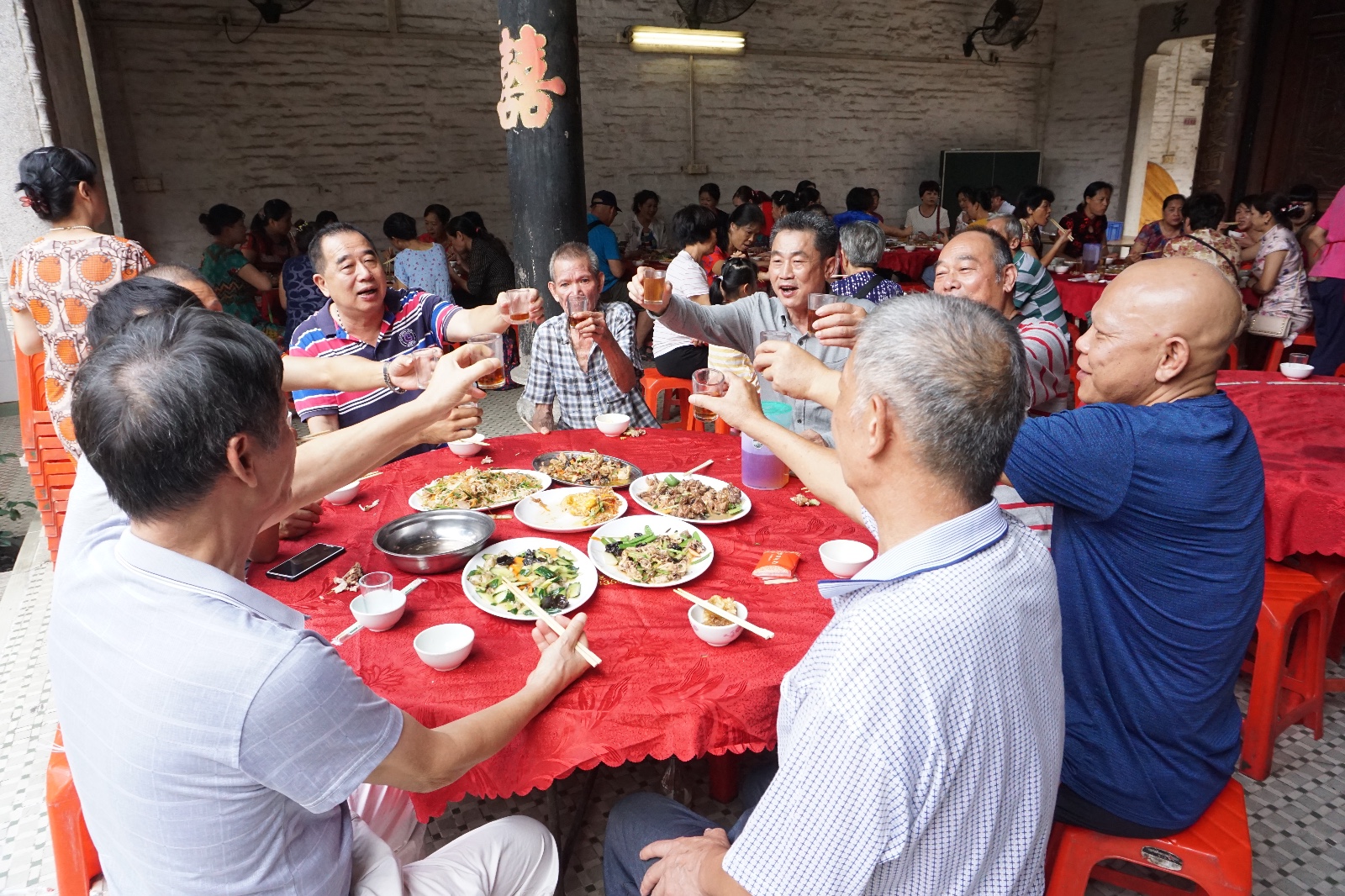 天河｜热闹！一洞公祠重阳敬老摆70多围，老人家笑到“见牙唔见眼”