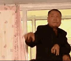 画龙画彩虹外国人,画龙老舅