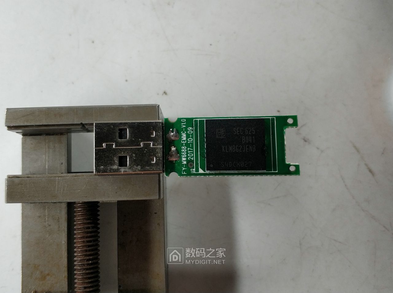 新手挑战BGA焊接，利用报废的手机EMMC字库改成U盘