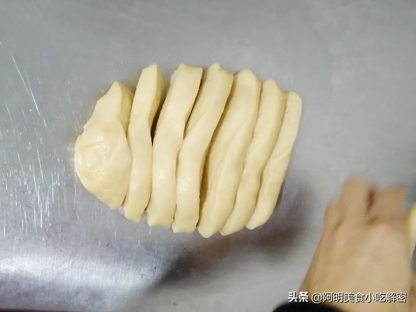 软麻花的做法和配方的全过程,软麻花做法和配方视频