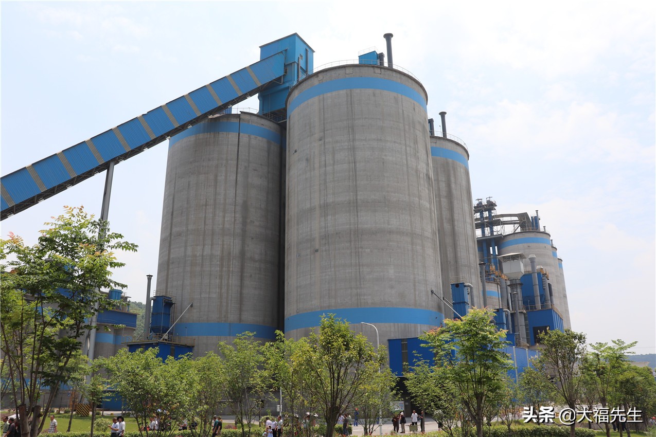 钢铁年代战友重逢,钢铁情怀