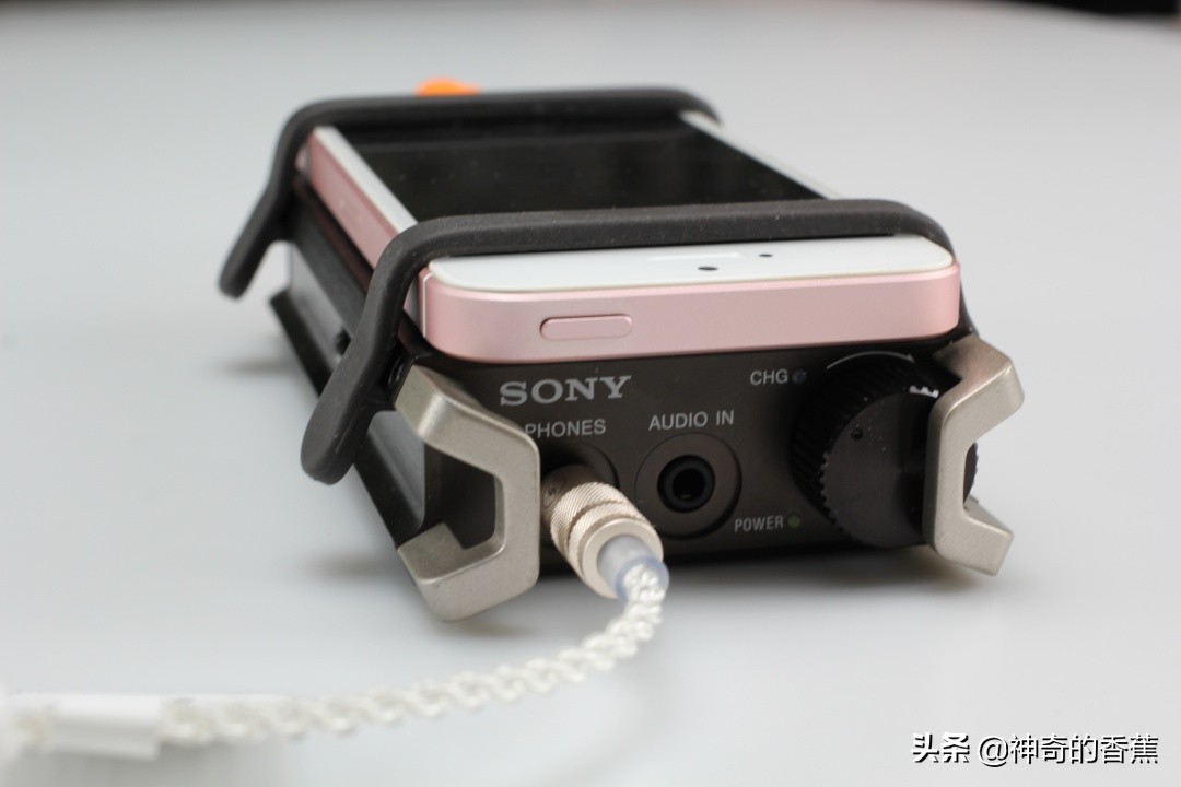 兴戈耳机半入耳式推荐,兴戈EM2圈铁耳机