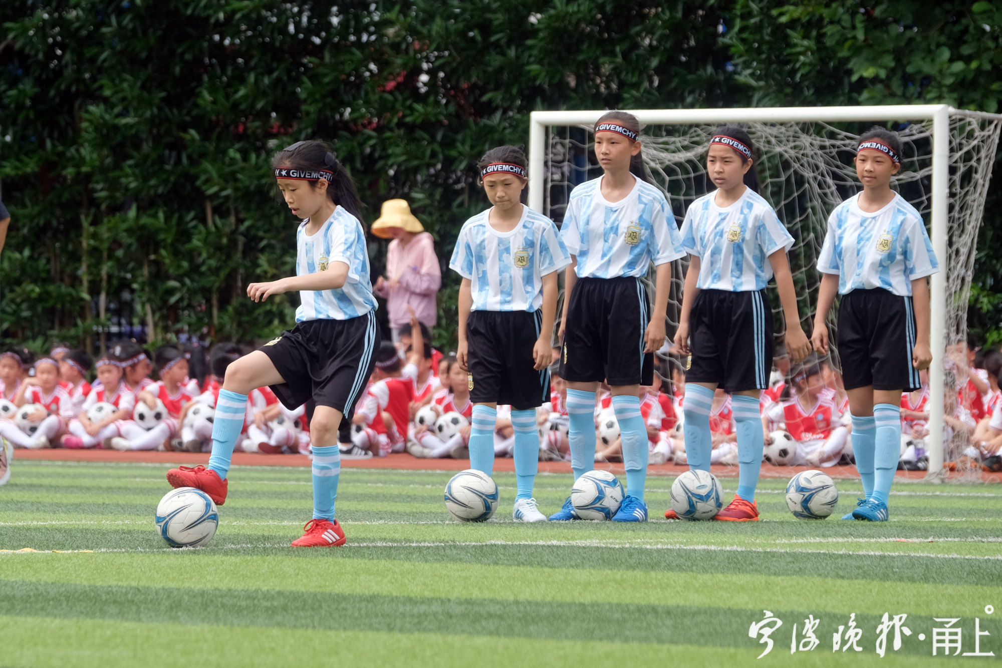 上海足球教练朱广沪,朱广沪青岛足球