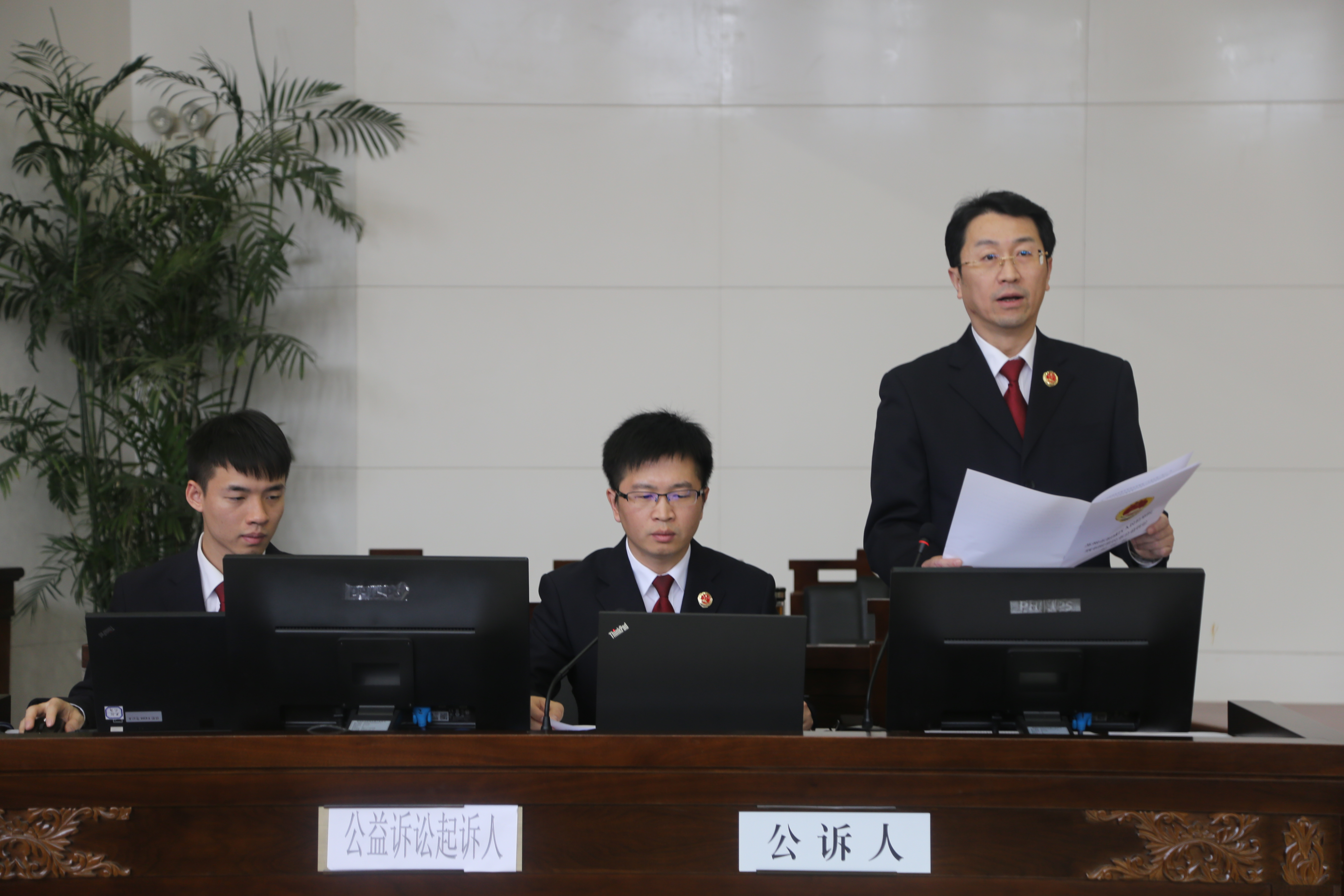 蟹黄蟹肉竟由死蟹制成，公益诉讼说“不”！