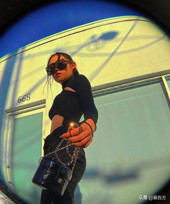 《璀璨帝国》里挥金如土，23岁北京科技创投大佬千金的时尚之路